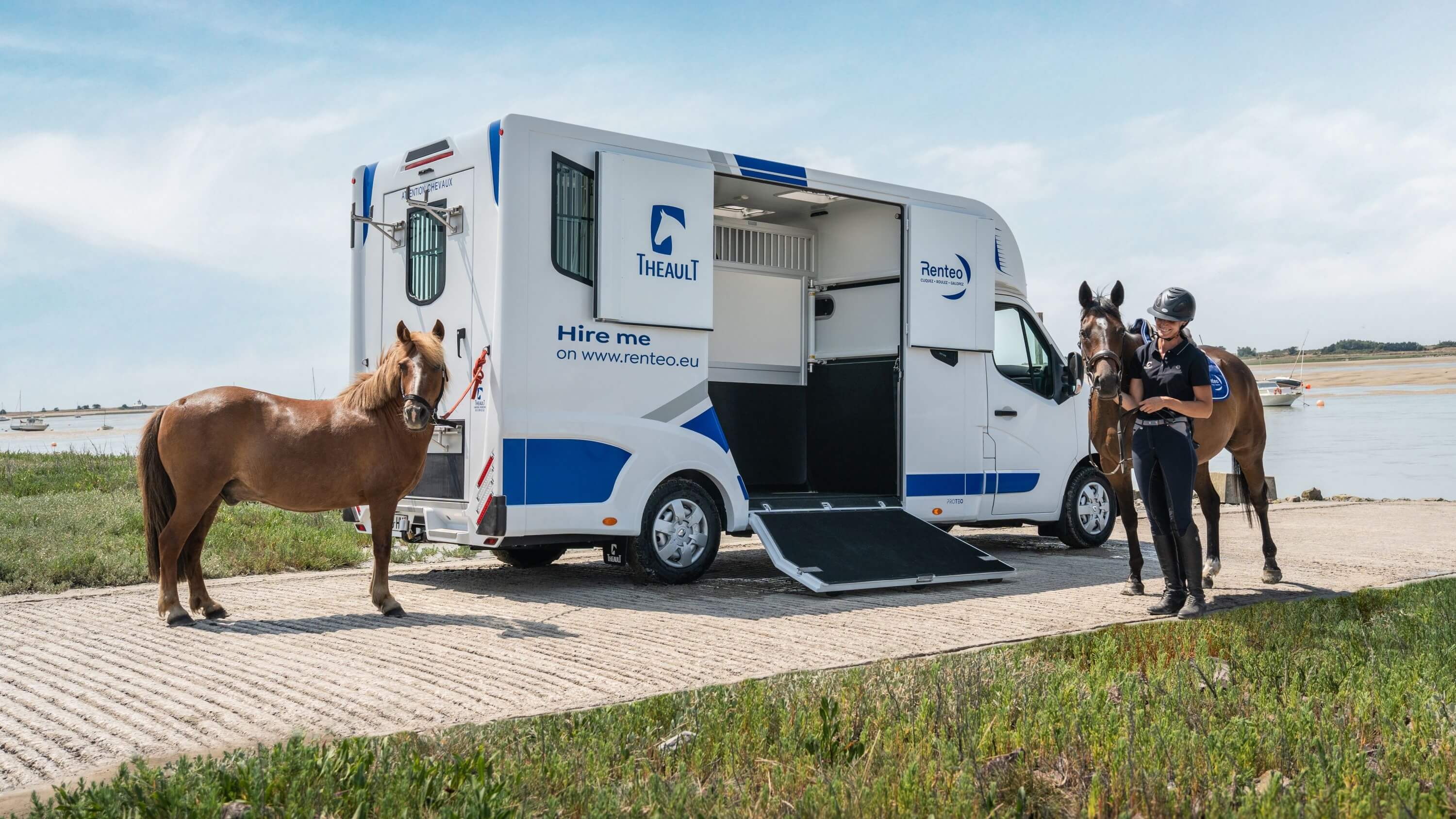 Rent your horse truck at Green Valley with Renteo